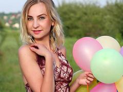Enticing Movies Of Beautiful Blonde Teen With Balloons Removing The Clothes In The Field.