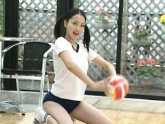 Reon Kadena Asian Makes Soap Balloons And Plays With The Ball