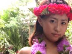 Hitomi Kitamura Dances Like In Hawaii With Big Tits In Weird Bra