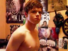 Male Celebrity Cameron Monaghan Nude And Sexy Underwear Movi...