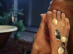 Lea Lexis Goddess Demands Extremely Foot Worship From Male S...