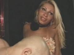 Blonde Shemale Beauty Gets Pleasurable Blowjob