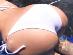 Shoko Shibata Asian Shows Hot Butt In Bikini In Swimming Pool