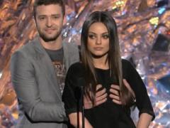Celebrity Babe Mila Kunis Snatches A Cock & Getting Squeeze ...